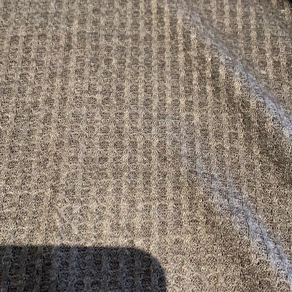 Grey waffle long sleeve - Picture 3 of 3